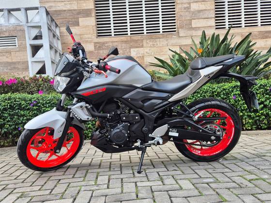 YAMAHA MT-03 ABS YAMAHA MT-03 ABS